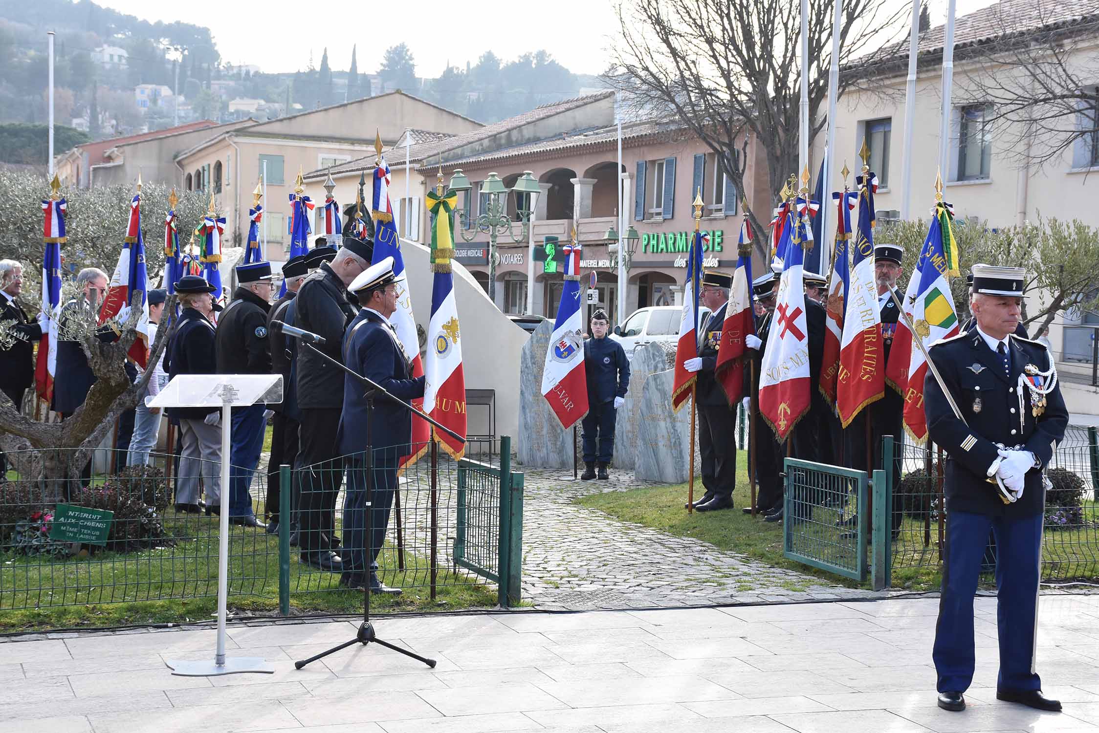 cérémonie en hommage aux héros de la gendarmerie